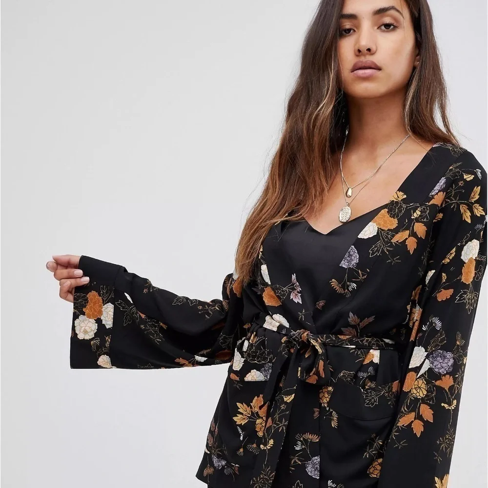 Free People Peony Kimono In Midnight Jacket Front Pockets NWOT Floral Print - Picture 7 of 10